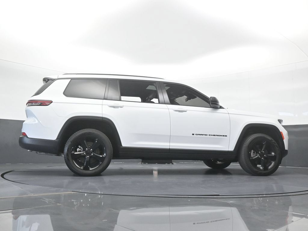 Used 2025 Jeep Grand Cherokee L Limited w/ Black Appearance Package AWD/4WD image 71