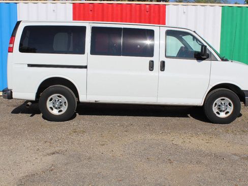 Used 2013 Chevrolet Express 3500 LT w/ LT Preferred Equipment Group image 4