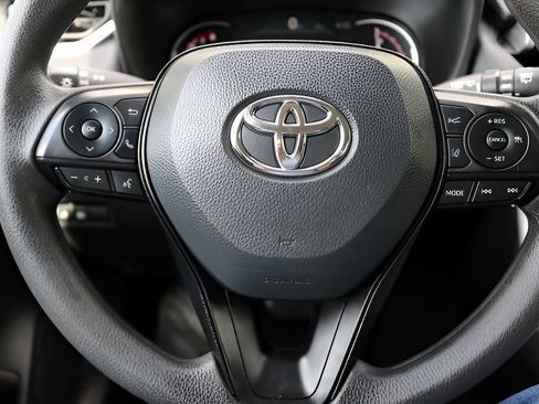 Used 2025 Toyota RAV4 XLE FWD image 23