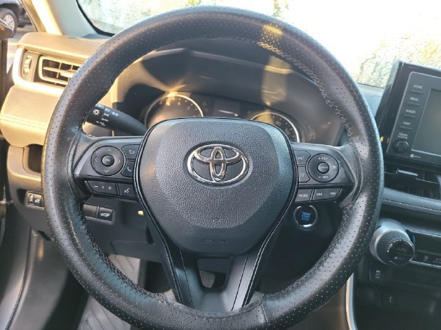 Used 2022 Toyota RAV4 XLE FWD image 17