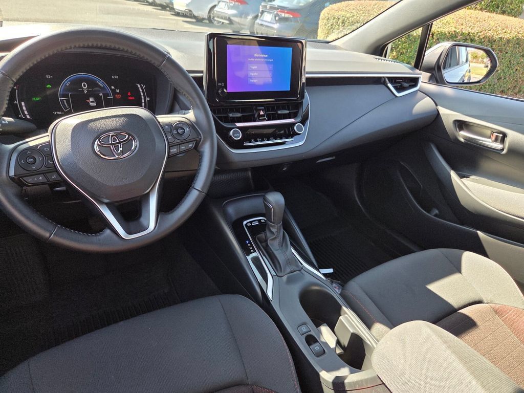 Used 2026 Toyota Corolla SE FWD image 8