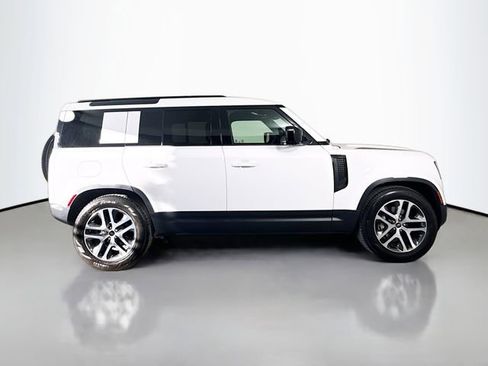 Certified 2025 Land Rover Defender 110 S AWD/4WD image 4
