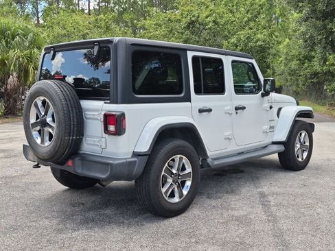 Used 2019 Jeep Wrangler Unlimited Sahara AWD/4WD image 5