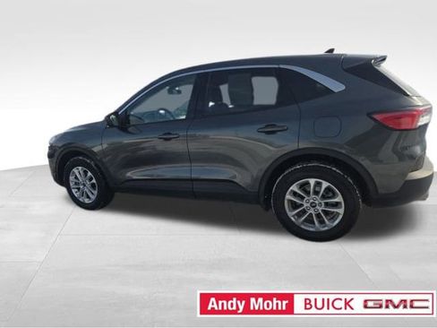Used 2020 Ford Escape SE image 13