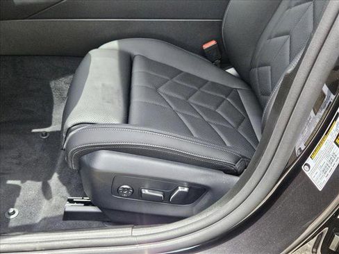 Used 2026 BMW 530i w/ M Sport Package image 4