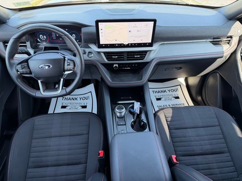 Used 2025 Ford Explorer ST-Line w/ ST-Line Street Pack AWD/4WD image 17