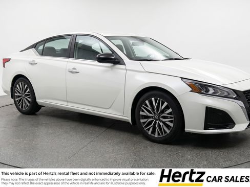 Used 2025 Nissan Altima 2.5 SV FWD image 1