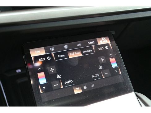 New 2026 Cadillac Vistiq Platinum image 34