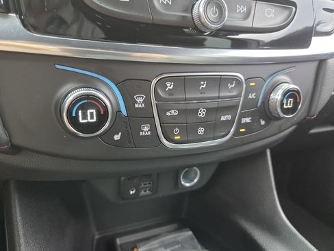 Used 2023 Chevrolet Traverse RS AWD/4WD image 24