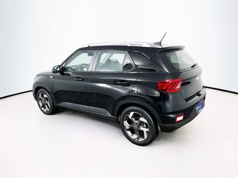 Certified 2025 Hyundai Venue SEL image 5