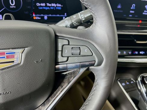 Used 2023 Cadillac Escalade Premium Luxury AWD/4WD image 34