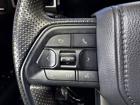 Certified 2025 Toyota Tacoma SR5 AWD/4WD image 29