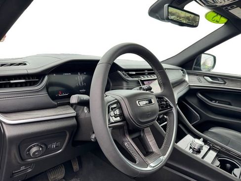 Certified 2023 Jeep Grand Cherokee Overland w/ Luxury Tech Group IV AWD/4WD image 11