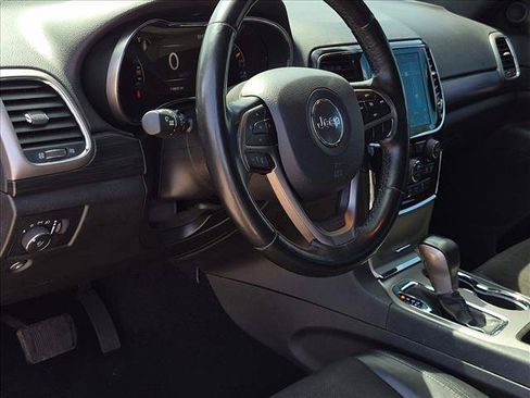 Used 2021 Jeep Grand Cherokee Laredo X AWD/4WD image 9