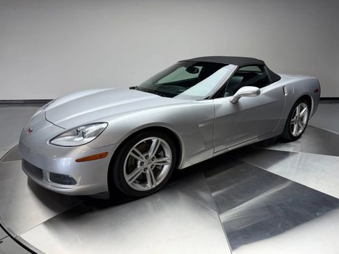 Used 2009 Chevrolet Corvette Convertible w/ Preferred Equipment Group RWD image 40