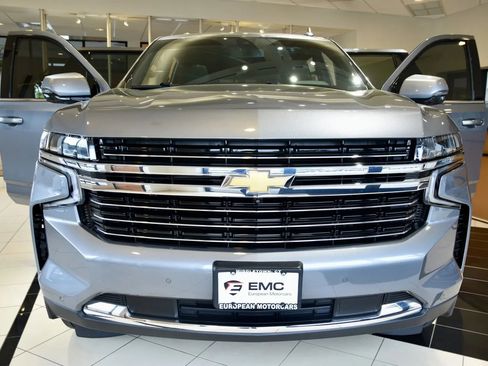 Used 2022 Chevrolet Tahoe LT w/ Luxury Package AWD/4WD image 2