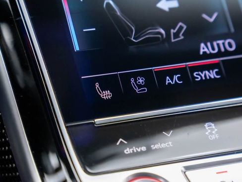 Used 2022 Audi S8 image 28