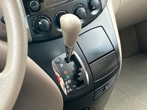 Used 2009 Toyota Sienna CE image 25