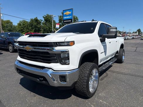 Used 2024 Chevrolet Silverado 2500 LT w/ Snow Plow Prep/Camper Package AWD/4WD image 26