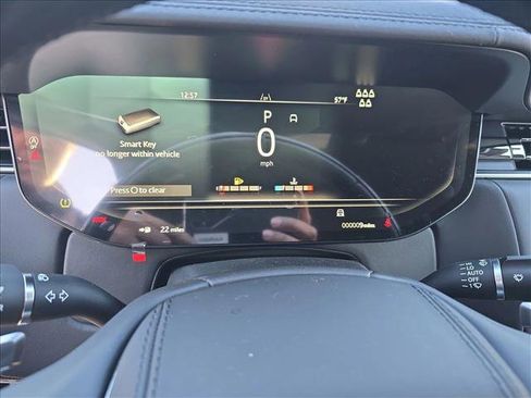 New 2026 Land Rover Range Rover Long Wheelbase SE image 18