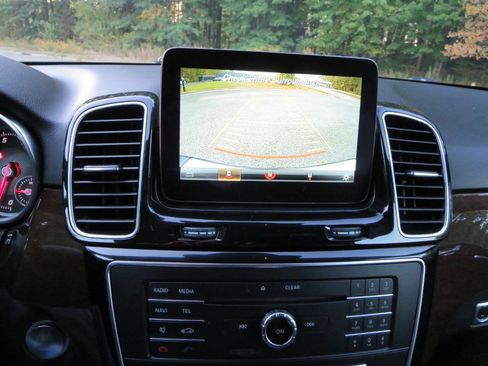 Used 2016 Mercedes-Benz GLE 350 4MATIC w/ Premium Package image 40