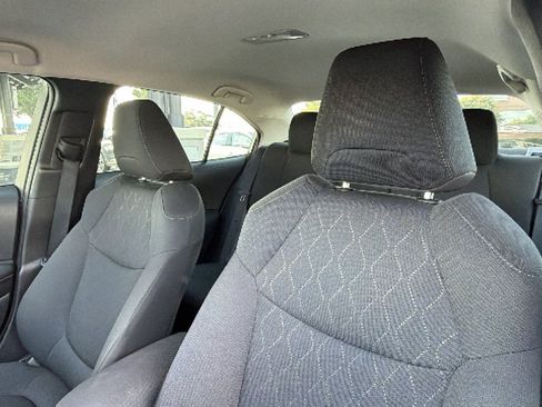 Used 2022 Toyota Corolla LE FWD image 16