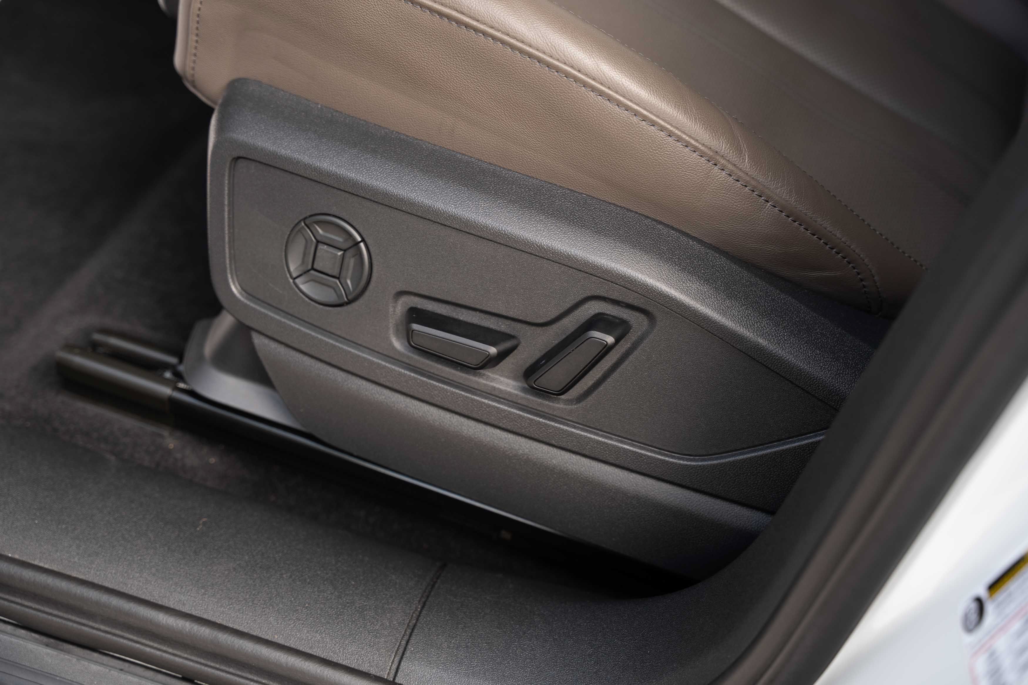 Certified 2025 Audi Q5 Premium w/ Premium Plus AWD/4WD image 18