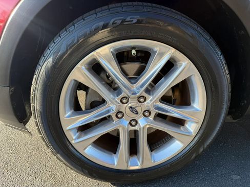Used 2016 Ford Explorer XLT w/ Equipment Group 202A FWD image 31