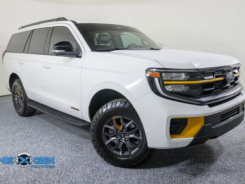 Used 2025 Ford Expedition Tremor AWD/4WD image 1