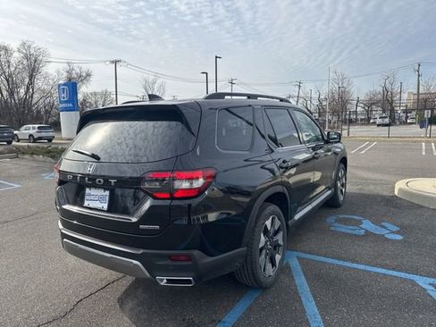 New 2026 Honda Pilot Touring image 8