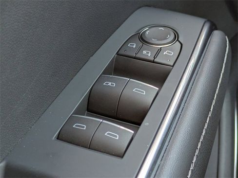 Certified 2025 GMC Acadia Denali w/ Super Cruise Package image 27