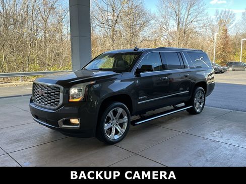 Used 2019 GMC Yukon XL Denali w/ Denali Ultimate Package image 3