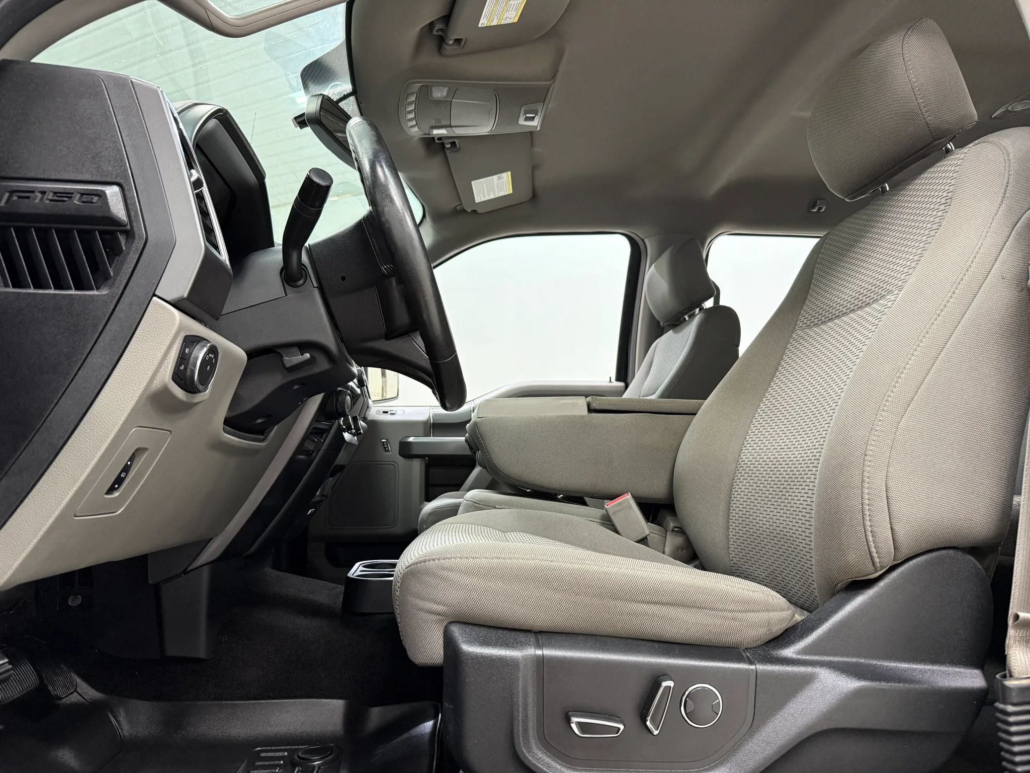 Used 2017 Ford F150 XLT w/ Equipment Group 302A Luxury AWD/4WD image 15