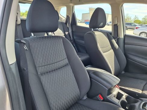 Used 2019 Nissan Rogue S FWD image 29