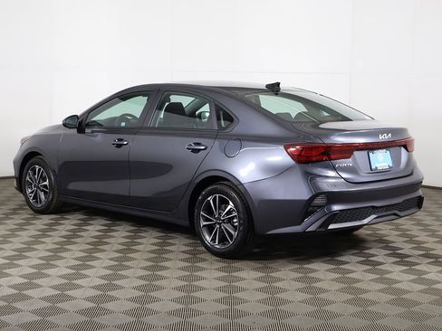 Used 2023 Kia Forte LXS w/ LXS Technology Package FWD image 8
