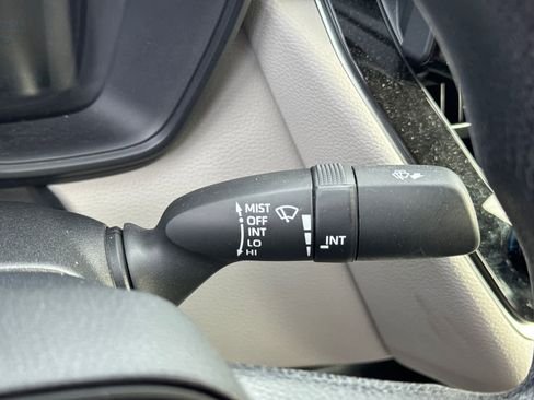 Used 2022 Toyota Corolla LE image 18