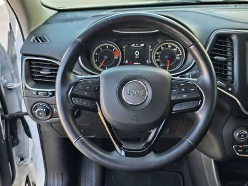 Used 2021 Jeep Cherokee Altitude image 21