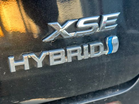 Used 2021 Toyota Sienna XSE image 9