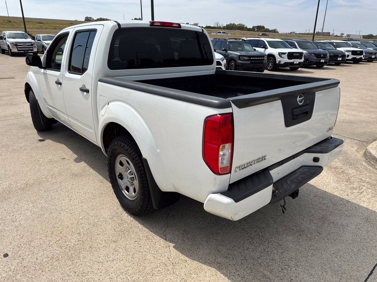 Used 2017 Nissan Frontier S w/ S Work Truck Package (4X4) image 8