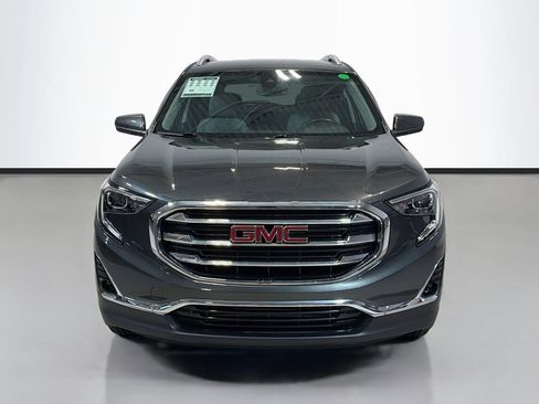 Used 2020 GMC Terrain SLT w/ Preferred Package FWD image 2