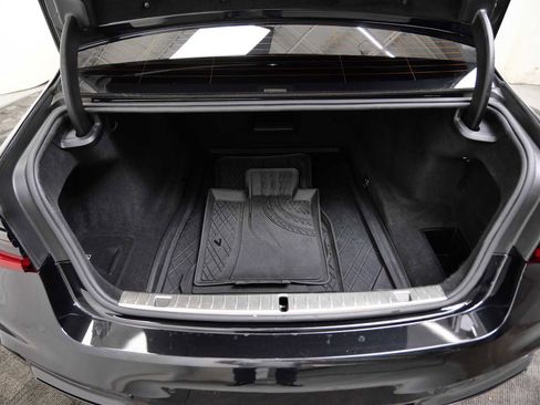 Used 2022 BMW 750i xDrive w/ M Sport Package image 16