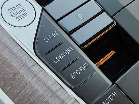 Used 2025 BMW 330i xDrive Sedan w/ Convenience Package image 25