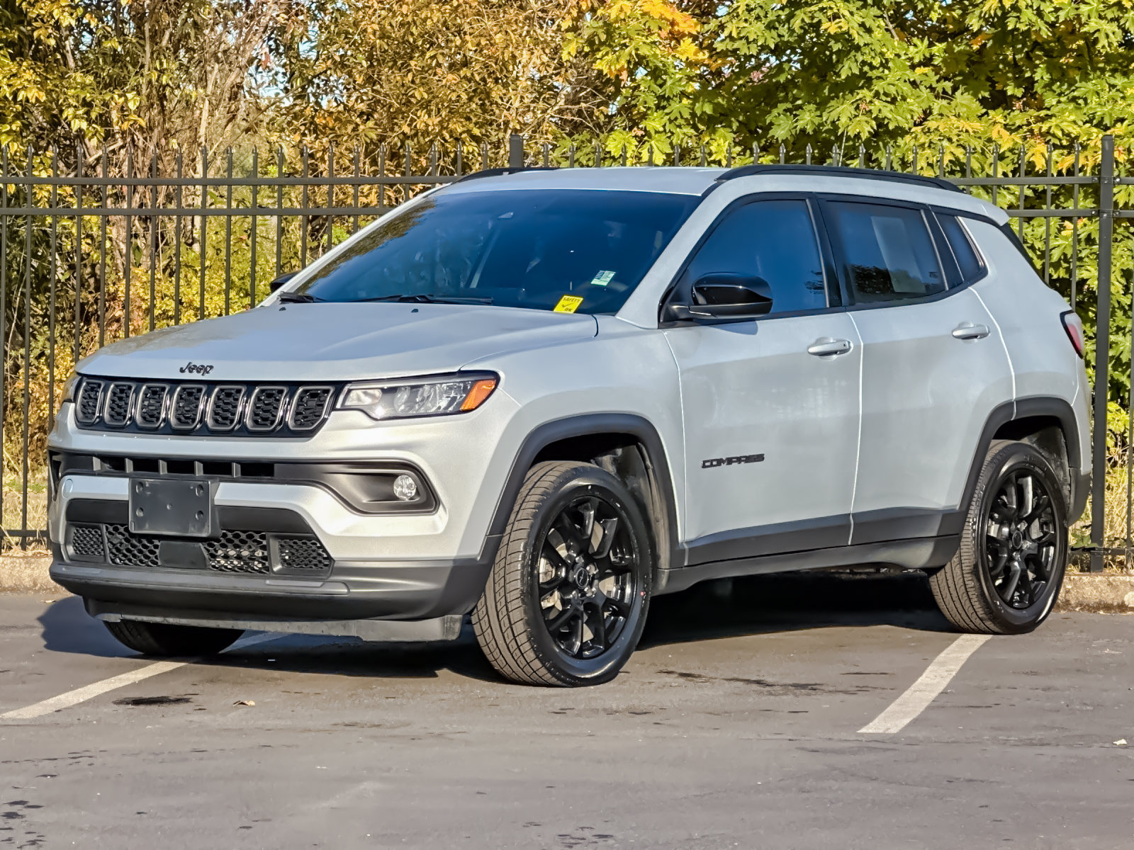 Used 2025 Jeep Compass Latitude w/ Altitude Special Edition AWD/4WD image 7