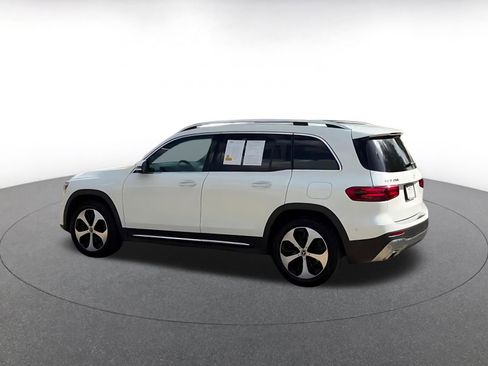 Used 2025 Mercedes-Benz GLB 250 4MATIC image 10