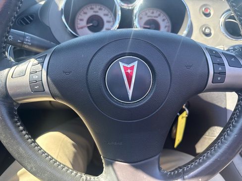 Used 2006 Pontiac Solstice Convertible w/ Premium Package RWD image 17
