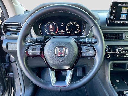 Used 2024 Honda Pilot EX-L image 11