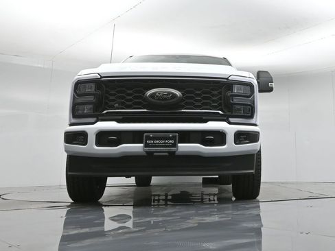 New 2026 Ford F350 XLT w/ XLT Premium Package AWD/4WD image 47