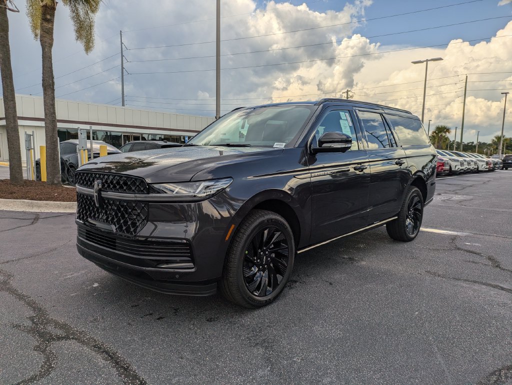 New 2027 Lincoln Navigator L Reserve w/ Jet Appearance Package AWD/4WD image 8