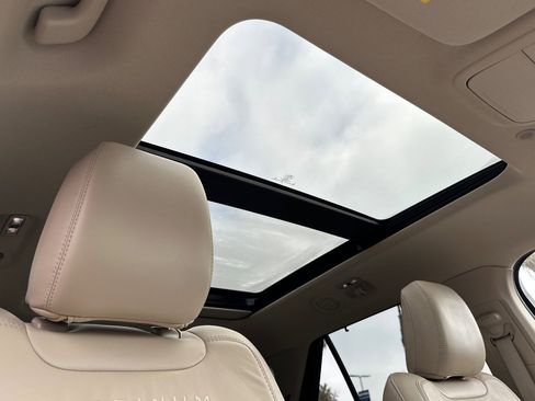 Used 2023 Ford Explorer Platinum w/ Equipment Group 601A image 17