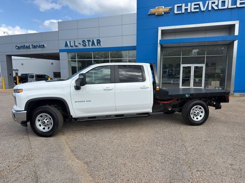 Used 2025 Chevrolet Silverado 2500 LT w/ Convenience Package AWD/4WD image 2